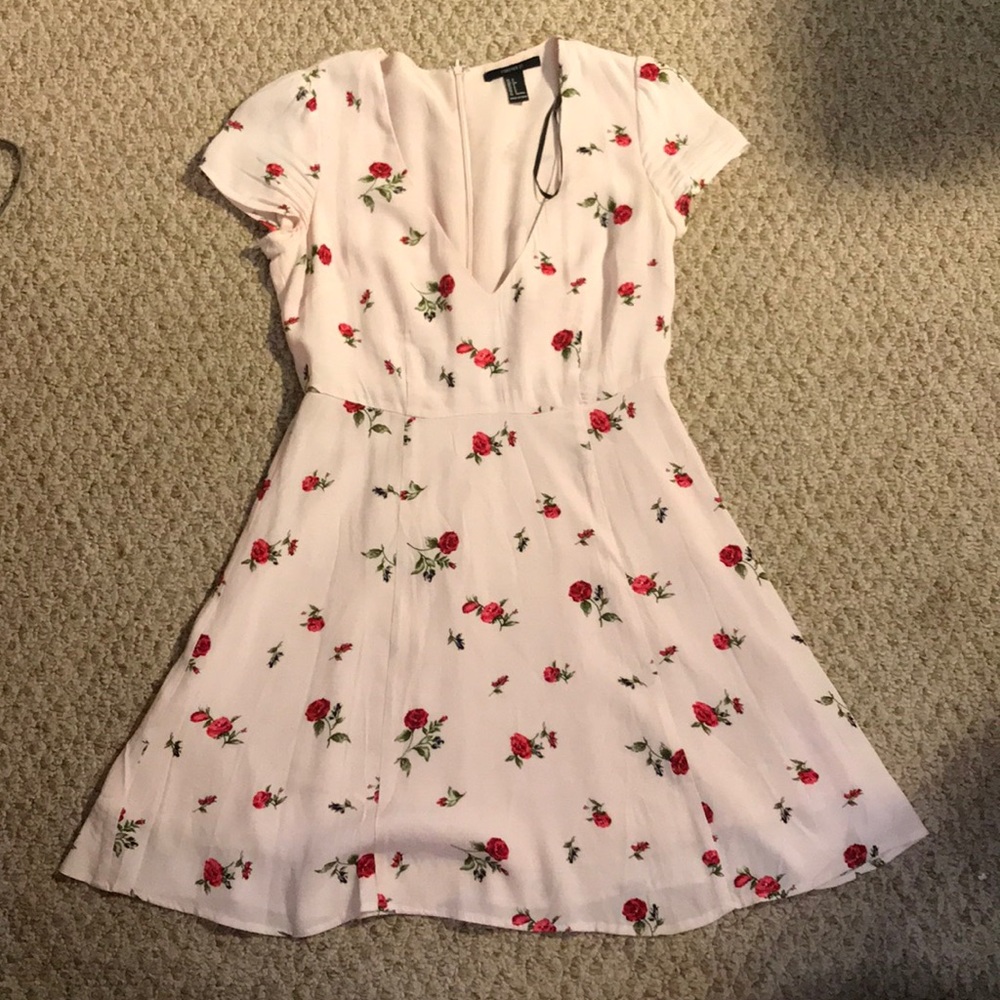 v neck flowy floral dress!